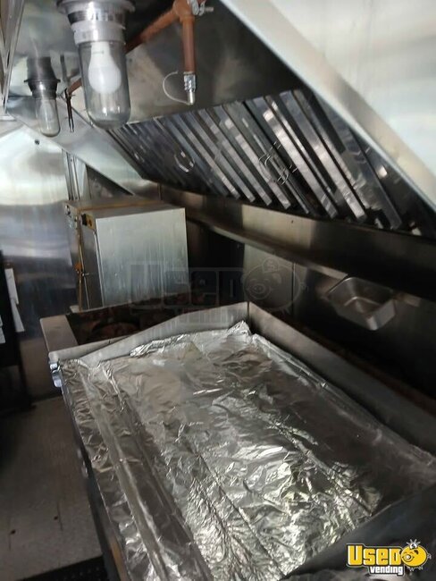 Gallery image 4 – 1984 Ford Econoline Step Van All-Purpose Food Truck