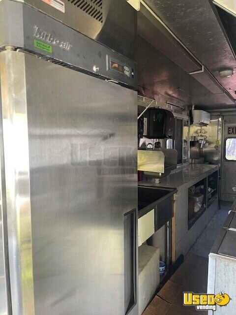 Gallery image 6 – 1989 Chevrolet P Series Van All-Purpose Food Truck – 2022 Kitchen