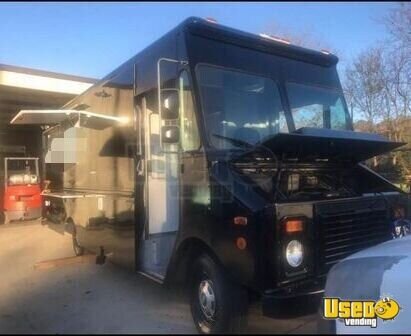Gallery image 3 – 1991 Chevrolet Grumman Diesel All-Purpose Food Truck – Restaurant on Wheels