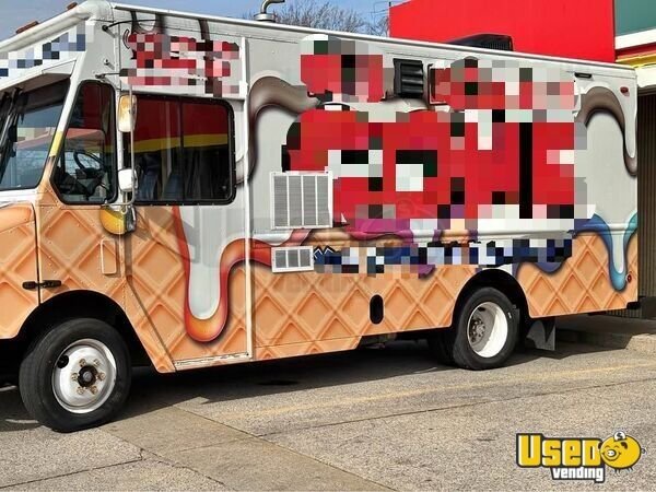 Gallery image 2 – 2001 Freightliner Ice Cream & Soft Serve Concession Truck
