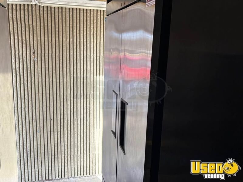 Gallery image 6 – 2001 Freightliner Ice Cream & Soft Serve Concession Truck