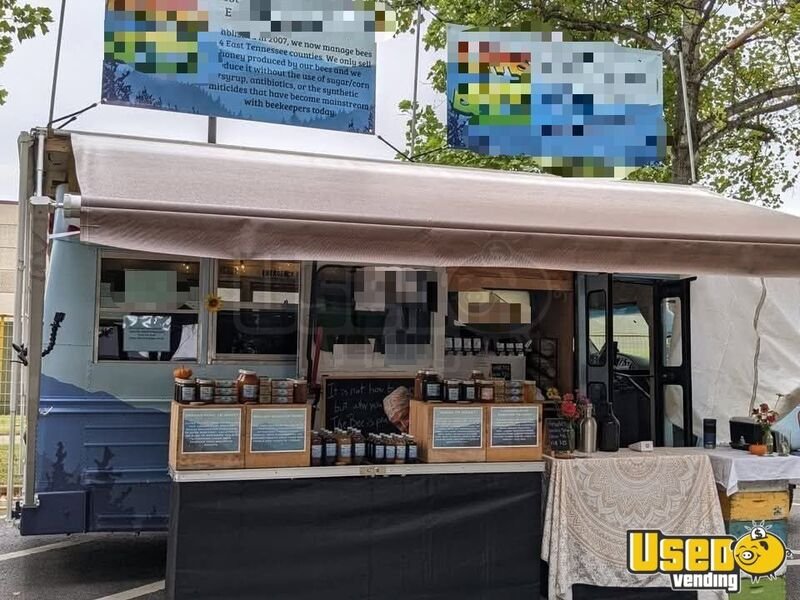 Gallery image 2 – 2003 Ford E550 21ft Mobile Beverage & Soda Truck