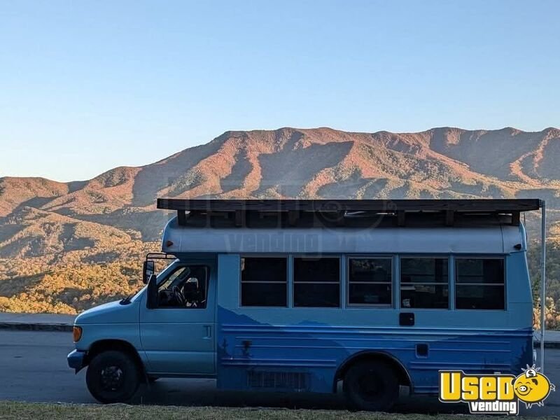 Gallery image 4 – 2003 Ford E550 21ft Mobile Beverage & Soda Truck