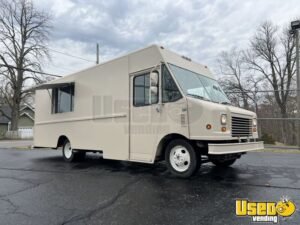 2005 Workhorse P42 25ft Food Truck New Kitchen
