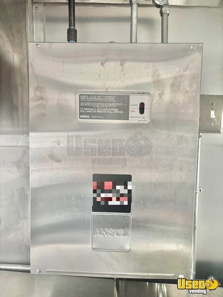 Gallery image 6 – 2019 GMC Savana 16ft All-Purpose Food Truck