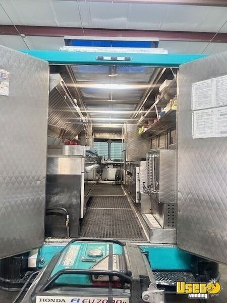 Gallery image 4 – 1990 GMC 26ft Step Van All-Purpose Food Truck – Movie Catering Conversion, New Trans
