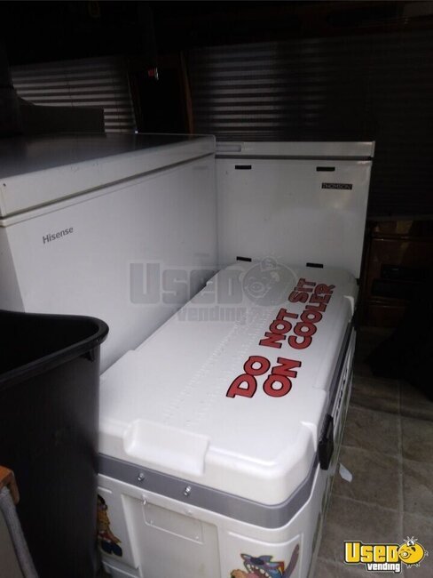 Gallery image 8 – 2000 Chevrolet Express Ice Cream Truck – Eye-Catching Gulf Coast Unit