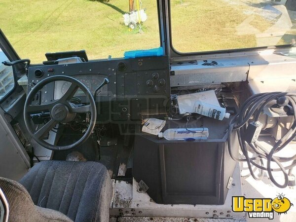 Gallery image 8 – 2005 Ford Workhorse All-Purpose Food Truck – Pro Fire Suppression